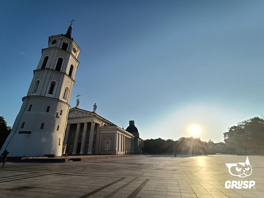 Il centro città di Vilnius all'alba